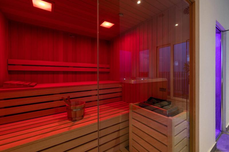 Hotel Mondial - image 18