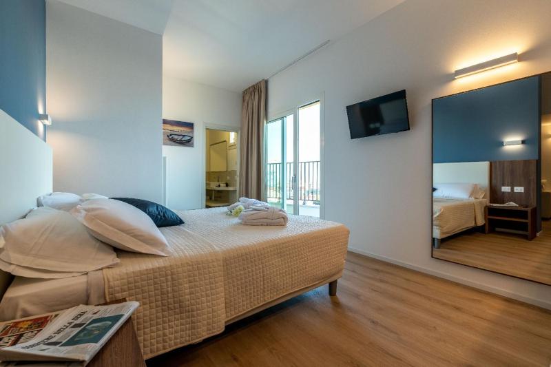 Hotel Mondial - image 21