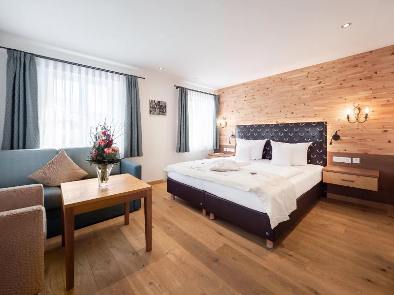 Superior Double Room image 3
