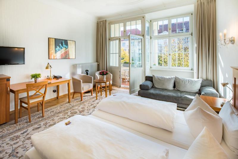 Superior Single Room image 3