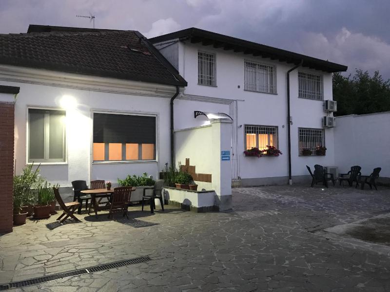 Studio with Terrace image 1