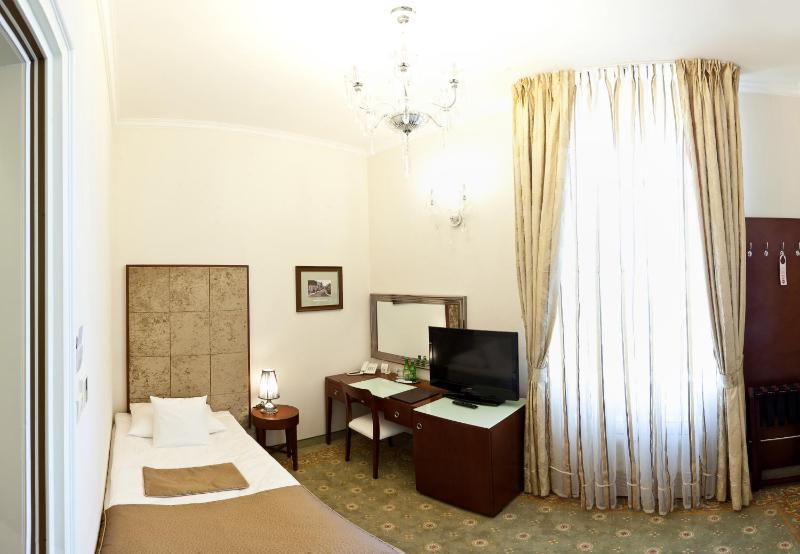 Hotel Willa Hueta - image 25
