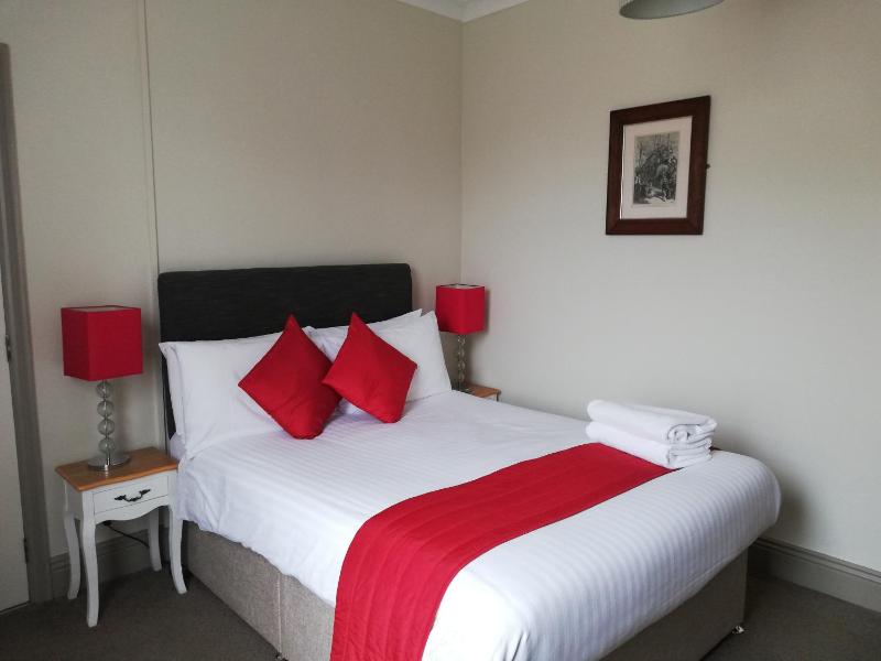 Double Room image 1