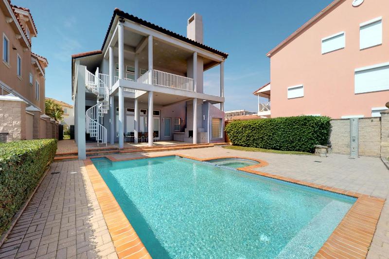 Seven Bedroom House image 1