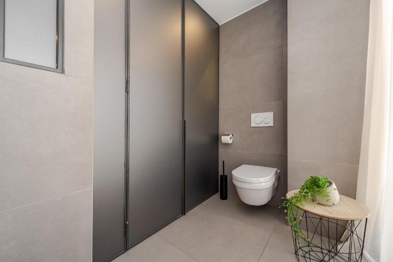 Deluxe Double Room with Bath image 3