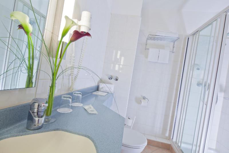 Double Room with Kitchenette image 2