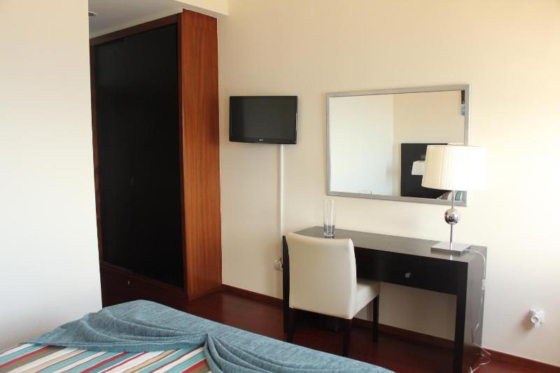 Double Room with Sea View image 4