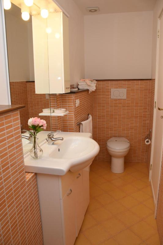 Double Room image 3