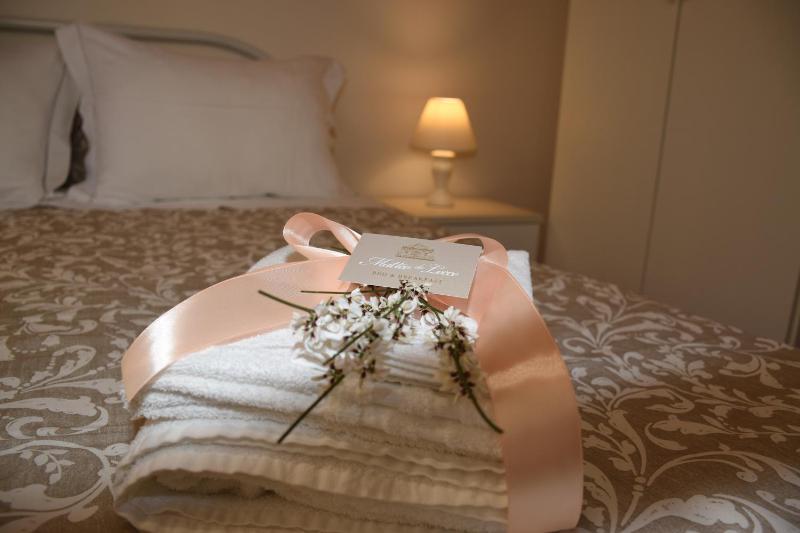 Deluxe Room image 4