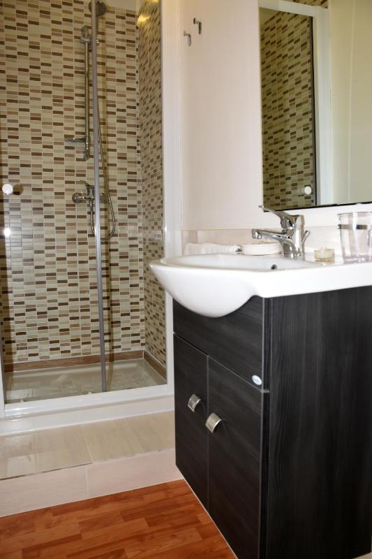 Deluxe Room image 2
