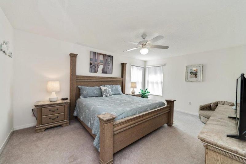 Five-Bedroom Villa image 4