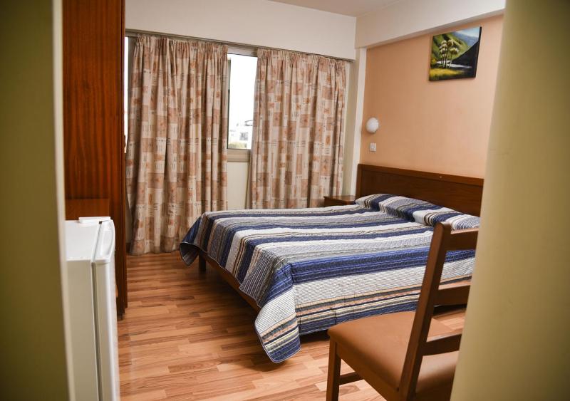 Double or Twin Room image 3