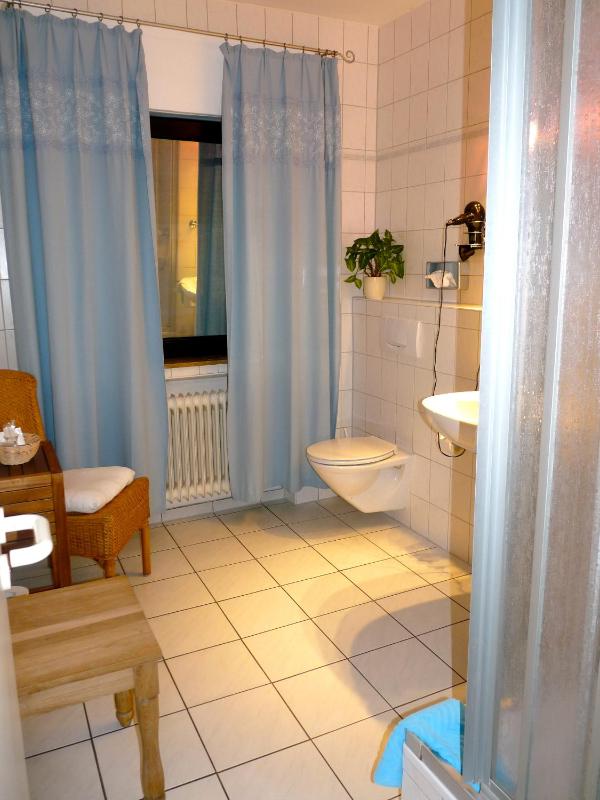 Double Room image 3