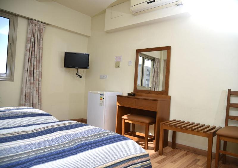 Single Room image 4