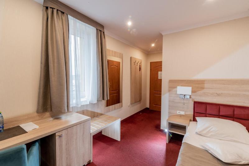 Classic Single Room image 4