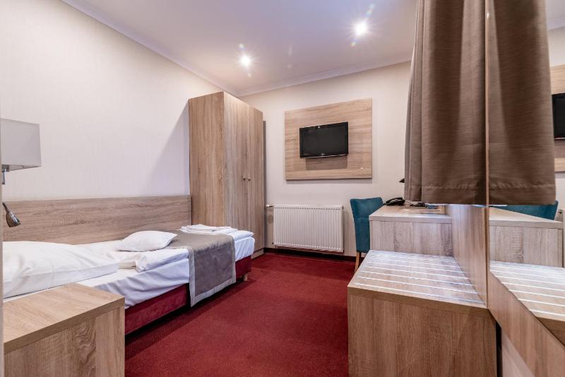 Classic Single Room image 3