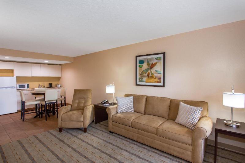 One-Bedroom King Suite - Non-Smoking image 4