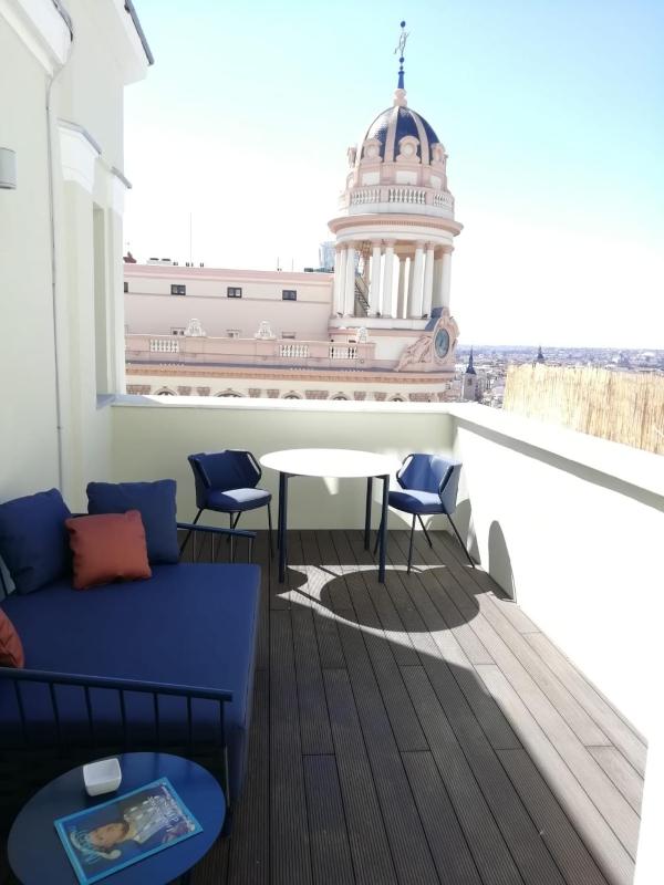 Studio with Terrace image 2