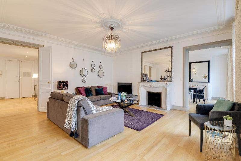 Deluxe Apartment image 1