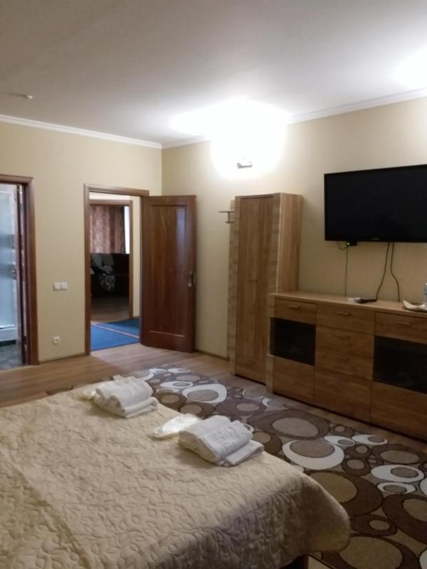 Deluxe Double Room with Extra Bed image 2