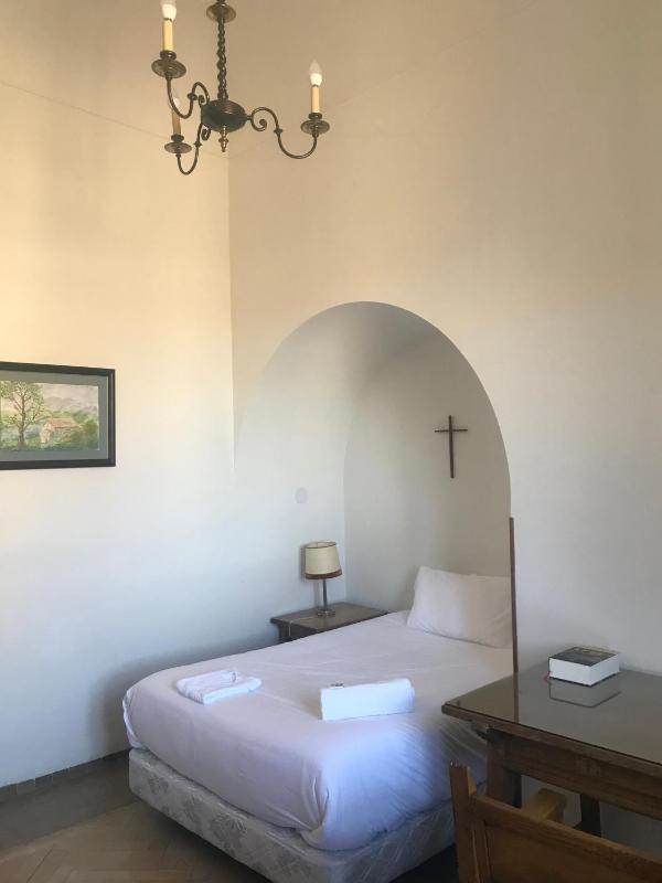 Standard Single Room image 2