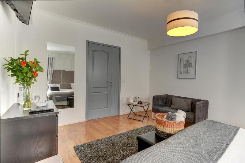 Double or Twin Room with Shared Bathroom image 4