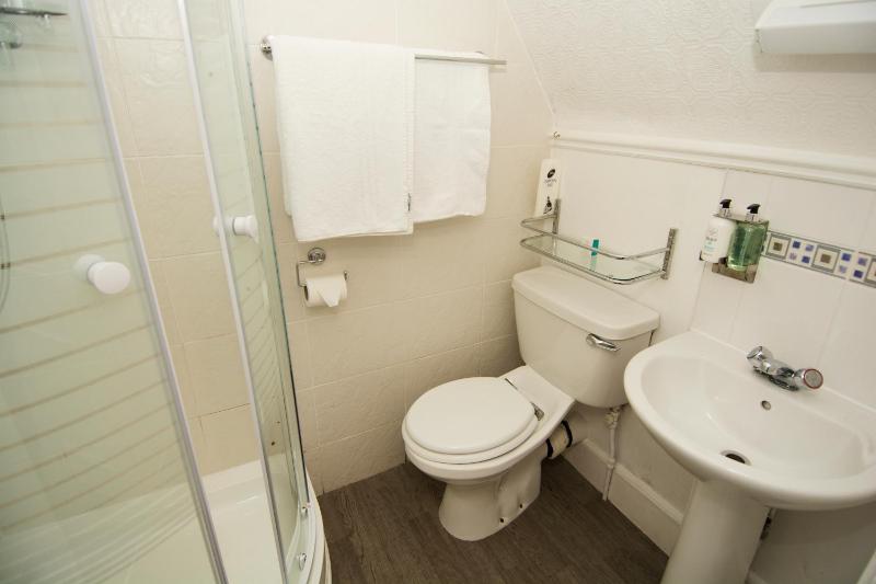 Small Double Room image 3