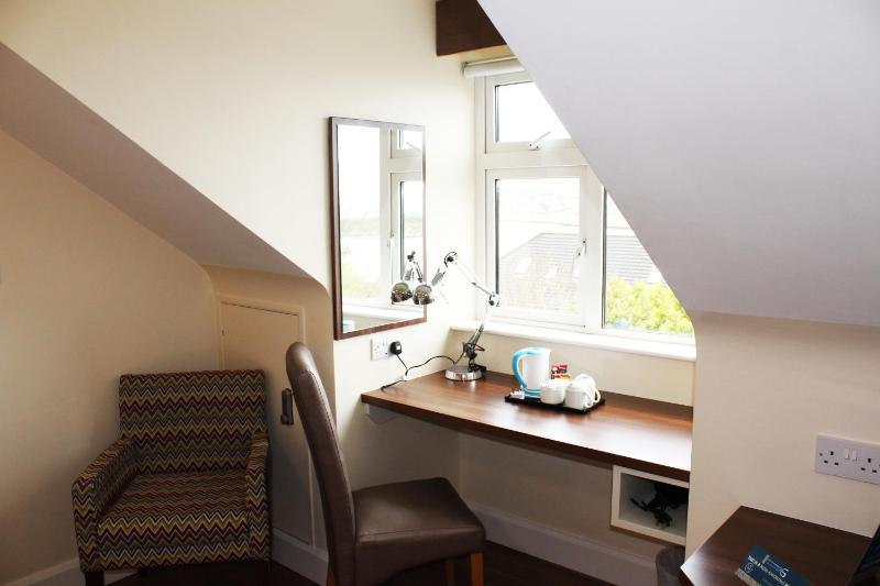 Quadruple Room image 4