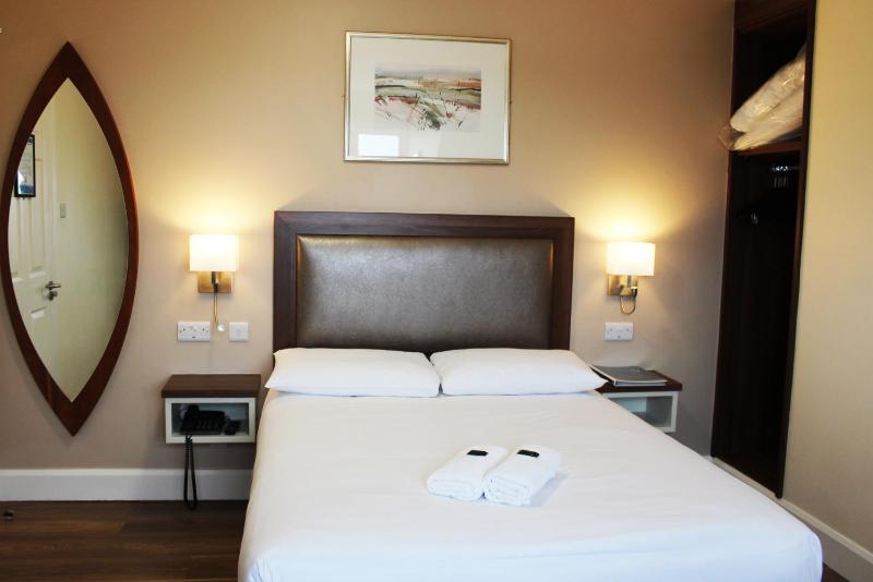 Double Room image 2