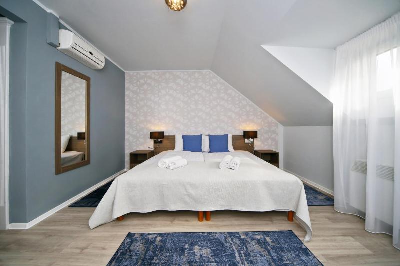 Triple Room image 3