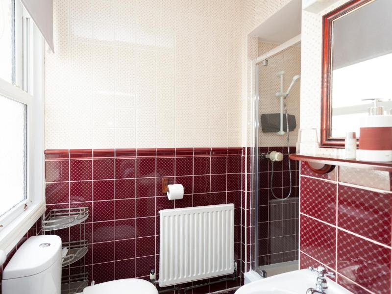 Buckingham Lodge Guest House - image 5