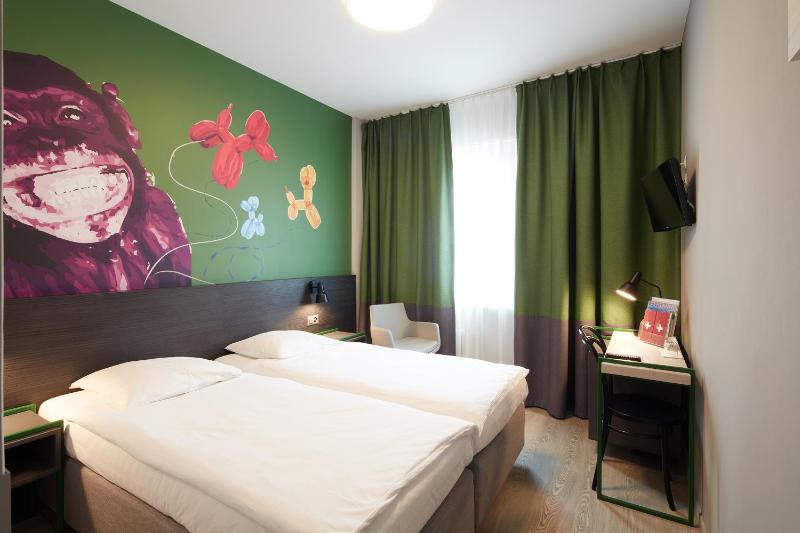 Superior Double Room image 4