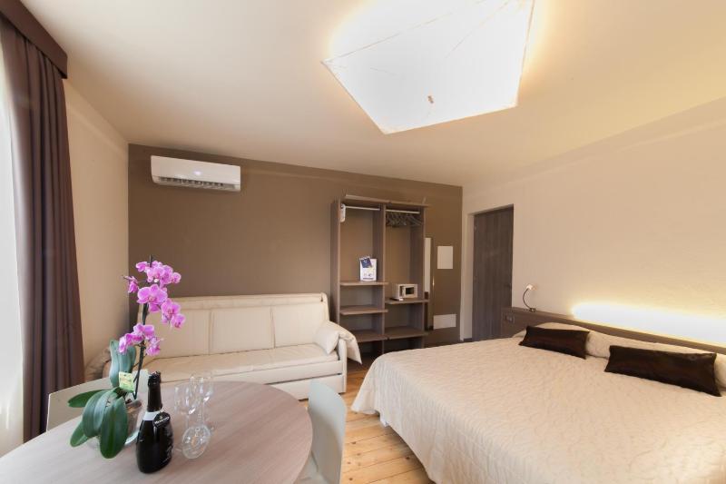 International Rooms & Apartments - image 16
