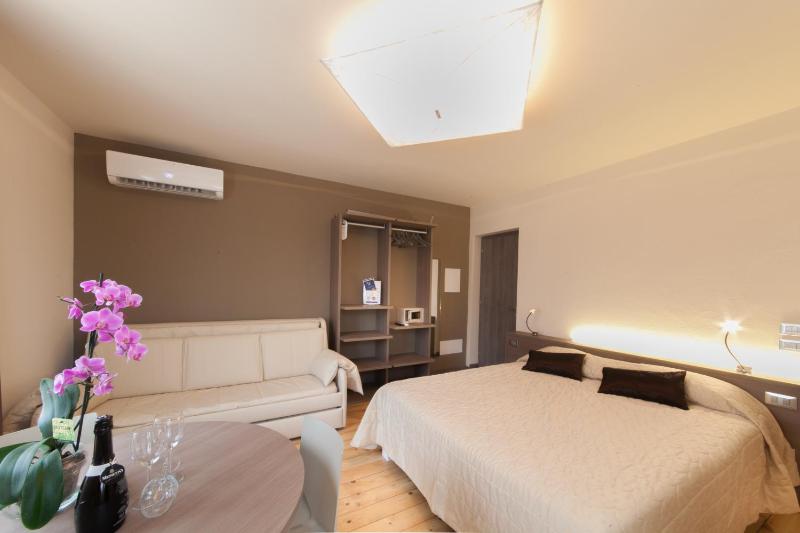 International Rooms & Apartments - image 18