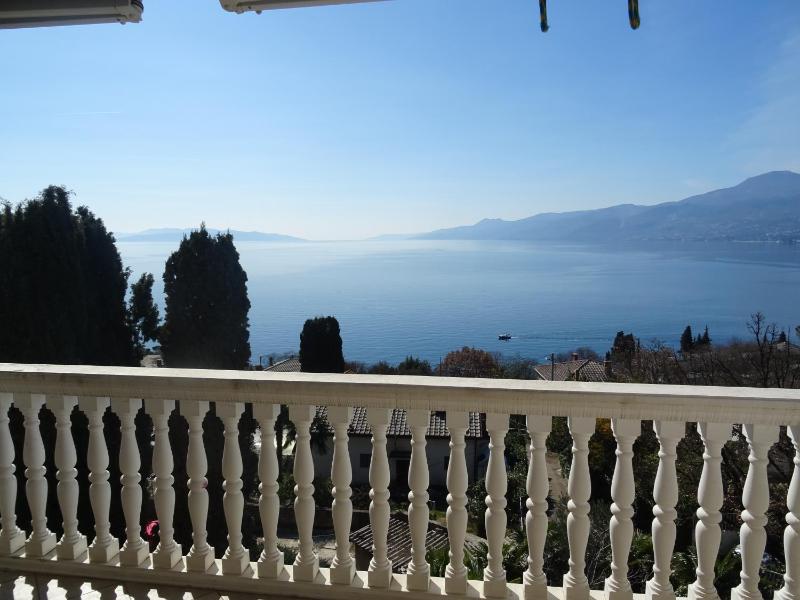 Apartman Lamia na uzvisini s pogledom na more - image 3