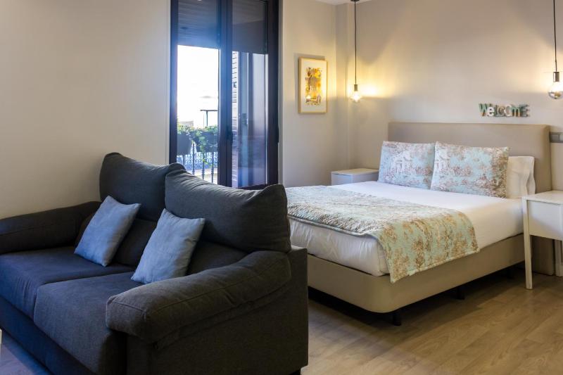 Standard Studio - B image 2