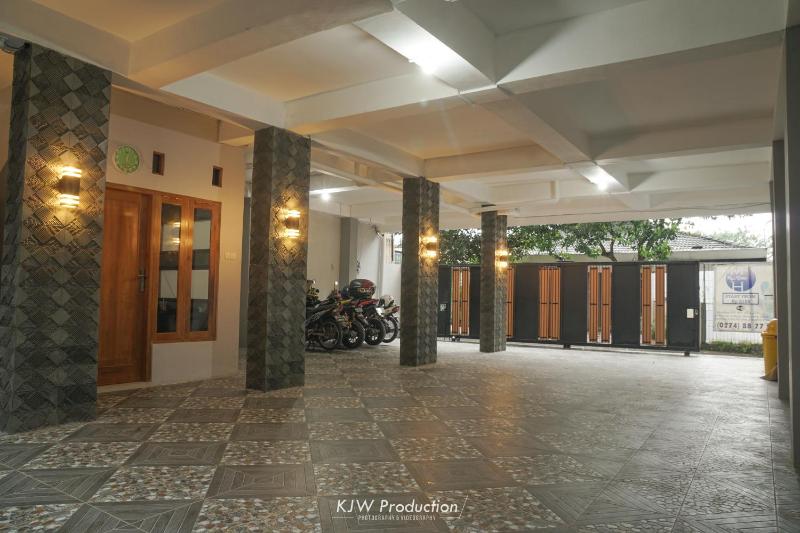 M Stay Guest House Jogja - image 11