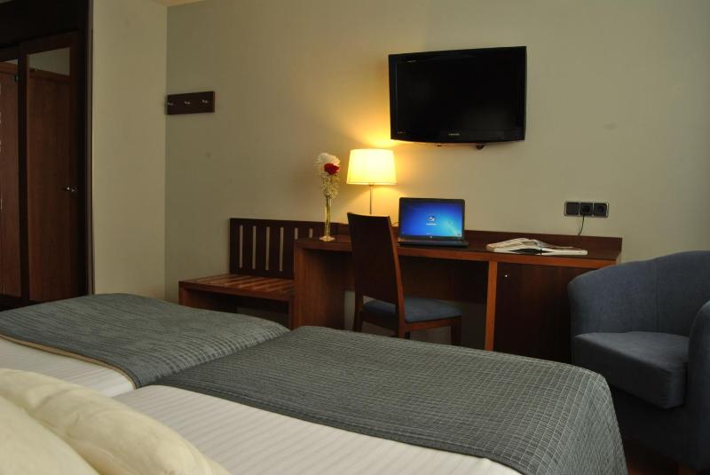 Double or Twin Room image 2