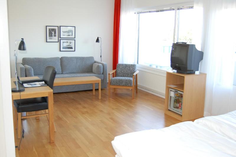 Superior Double Room with Balcony and Sea View image 4
