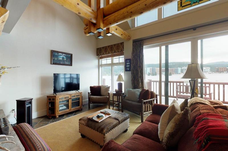 Three Bedroom Apartment image 1