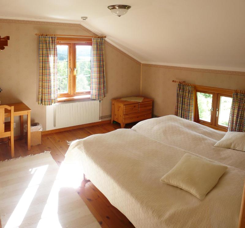 Three-Bedroom Apartment (5 Adults) image 3