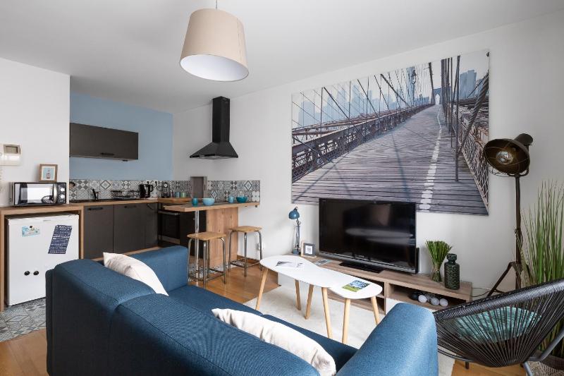 One-Bedroom Apartment image 4