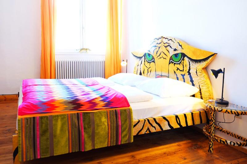 Standard Theme Room  image 3