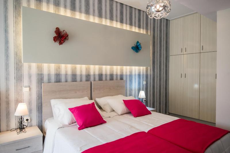 Deluxe Suite with Sea View image 2
