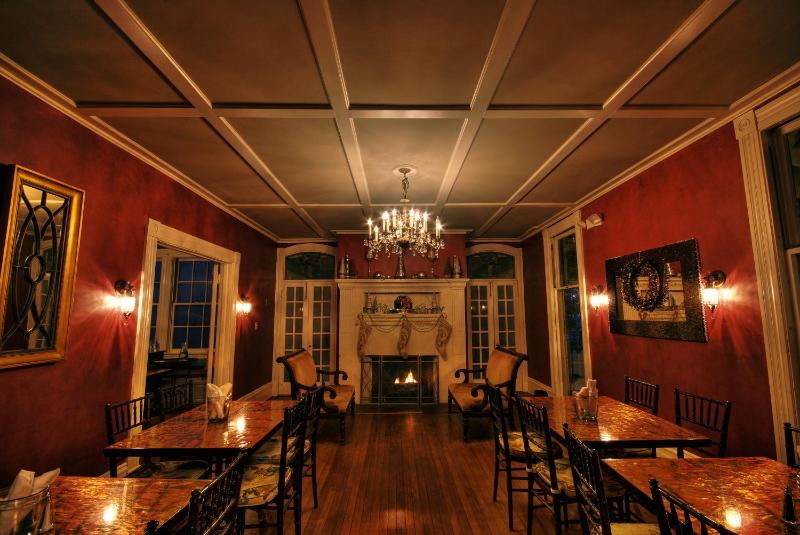 The Tydings (Premium / 2nd Floor Vandiver Mansion) image 2