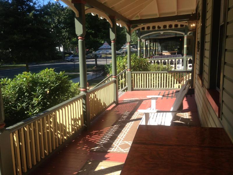 The Vandiver (Deluxe / 1st Floor Kent House) image 4