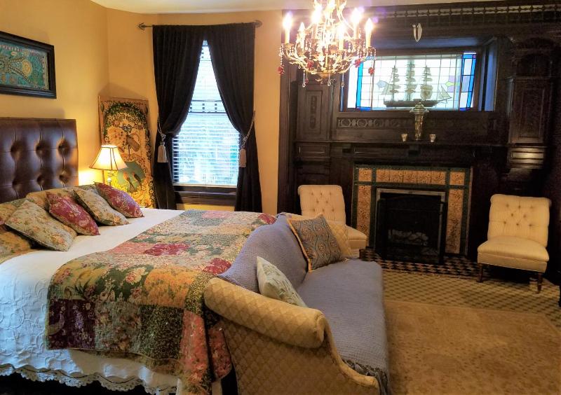  The Rodgers (Deluxe / 2nd Floor Vandiver Mansion) image 1