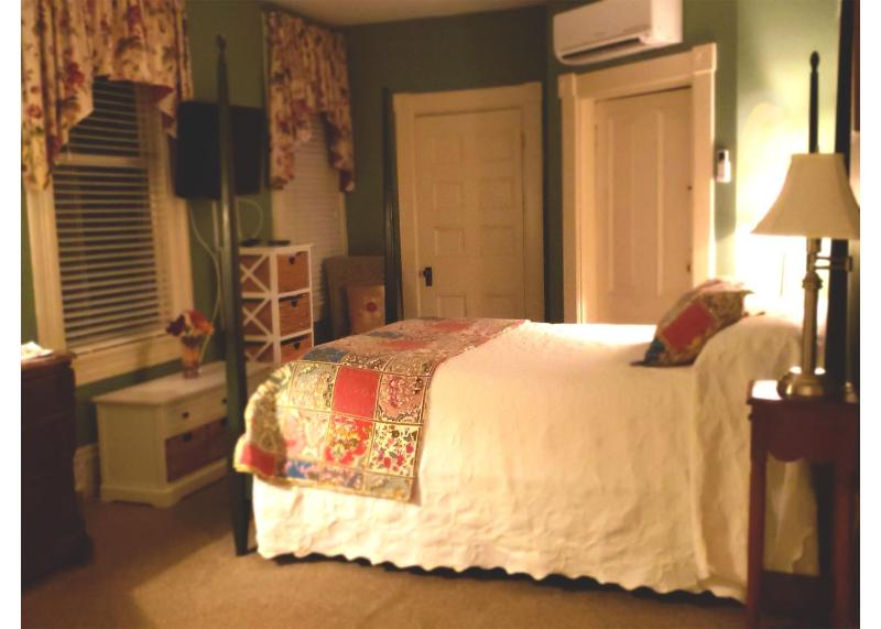 The Fair (Premium / 2nd floor, Vandiver Mansion) image 1