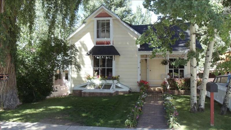 Four-Bedroom Villa image 1