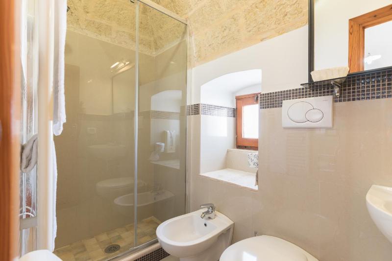 Twin Room image 1